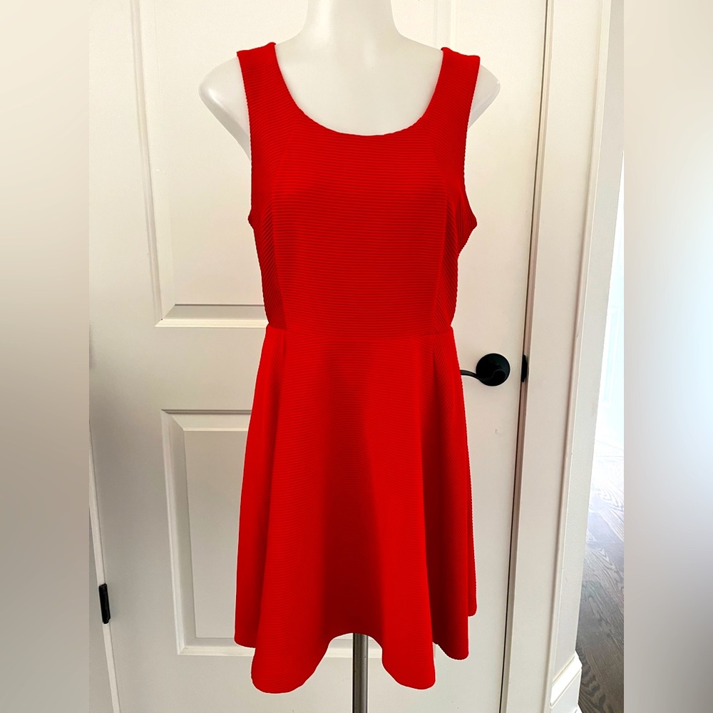 🔥Woman’s small Express ribbed Elegant Red Sleeveless Dress eye whole back